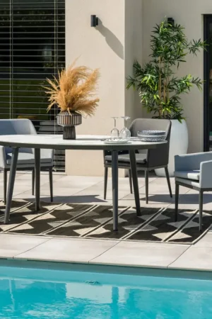 Prix Cassé Table ovale à l'aspect marbre clair