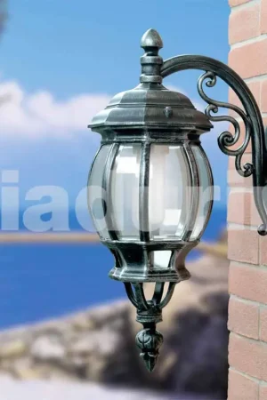 Commander Maintenant Lanterne murale de jardin en aluminium, produite en Italie, Anika