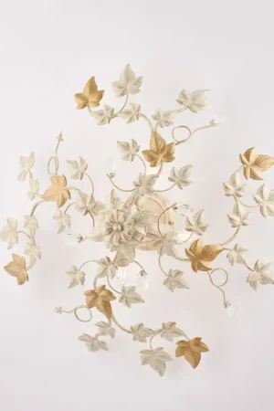 Un plafonnier raffiné en métal et cristal – Orchidea Quantité Limitée