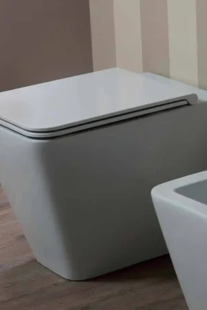 Commande En Gros WC blanc de conception moderne en céramique Sun Square, fabriqué en Italie